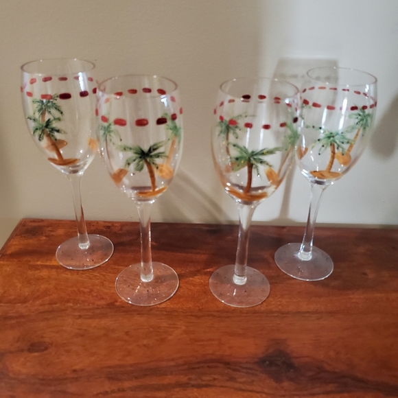 Hand painted wine glasses - Picture 3 of 4